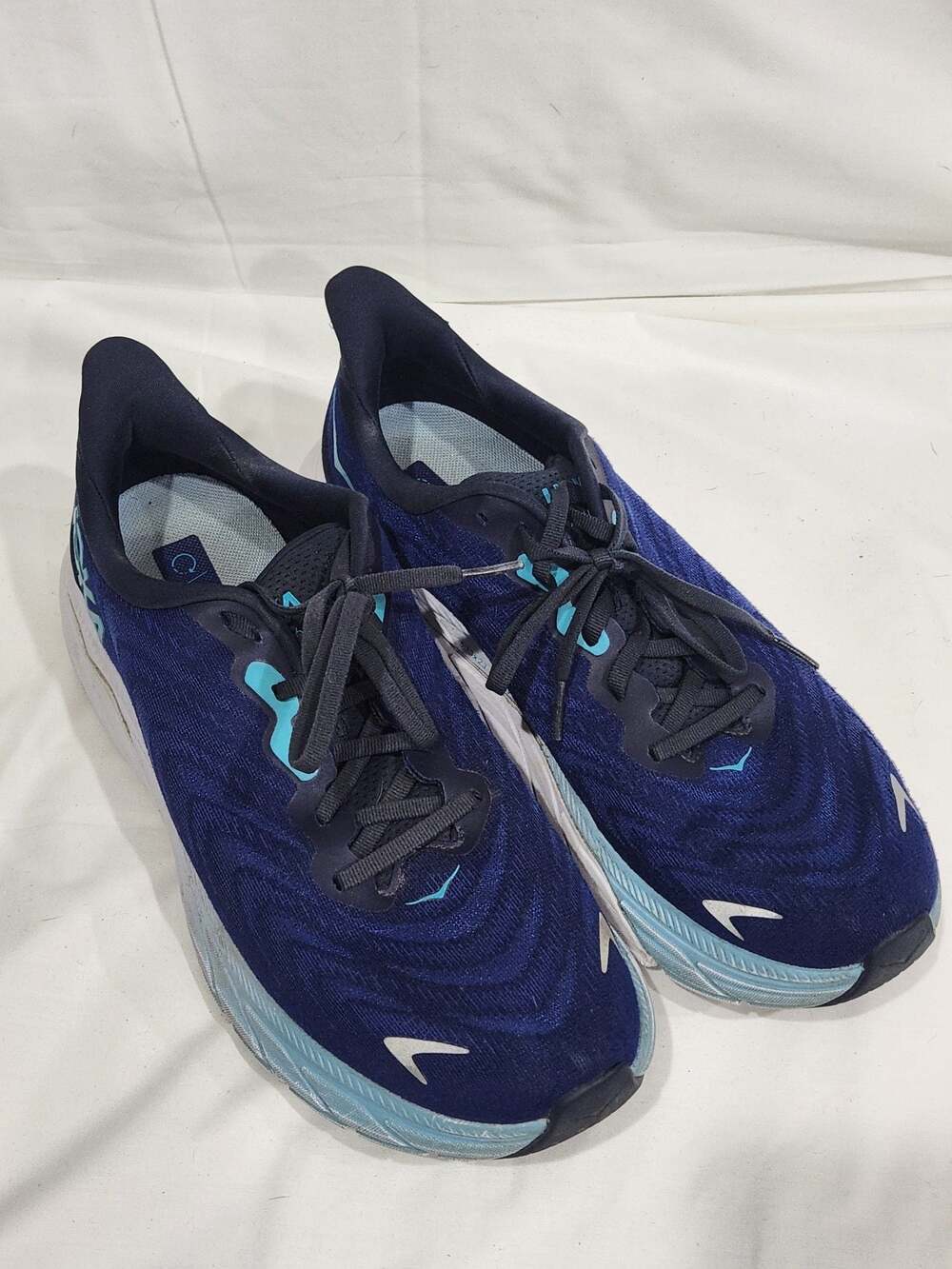 HOKA Arahi 6 Men's Running Shoes in Outer Space/Bellwether Blue